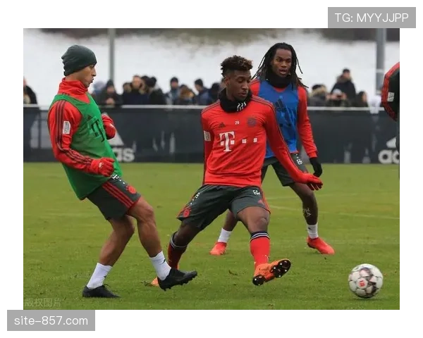 卡明斯基跑动能力极强 科隆翼卫打满300分钟体能