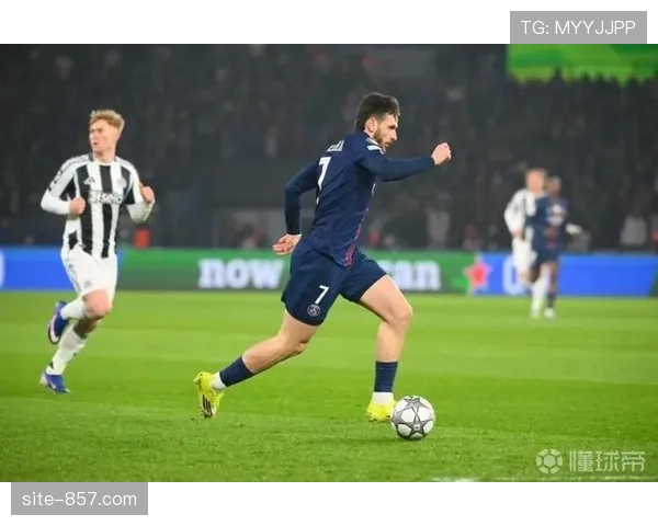 巴黎替补球员改变比赛节奏 克瓦拉茨赫利亚弧线球制胜